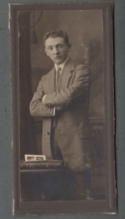 Erich Jacobs in 1910 from Erich Jacob's album 